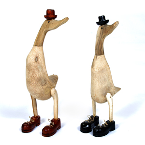 Bamboo root duck with hat and shoes - medium