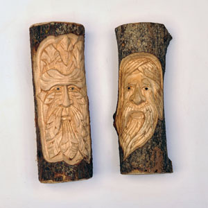 Forest man in tree trunk, unvarnished, full (30cm)