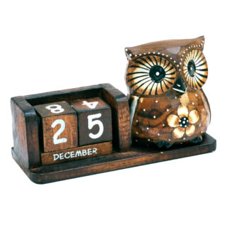 Owl with calendar at side