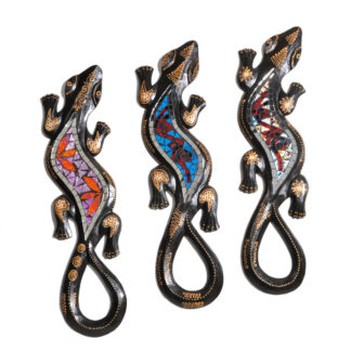Painted gecko wall art with mosaic inlay (50cm)