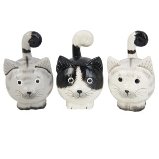 Assorted painted round sitting cats (8cm)