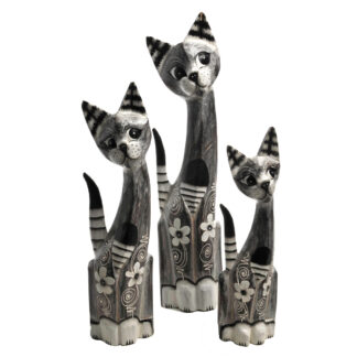 Painted cat family, whitewash finish - medium