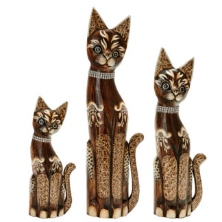 Painted cat family, with embossed pattern - med.